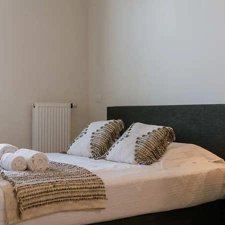 Huswell - Stunning In The Heart Of Apartment
